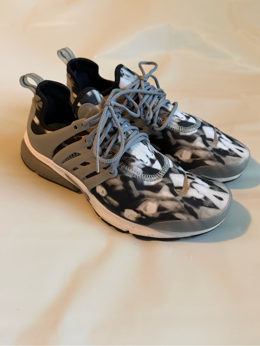Nike Women’s Air Presto Grey Camo Print (878079-001) Size 9